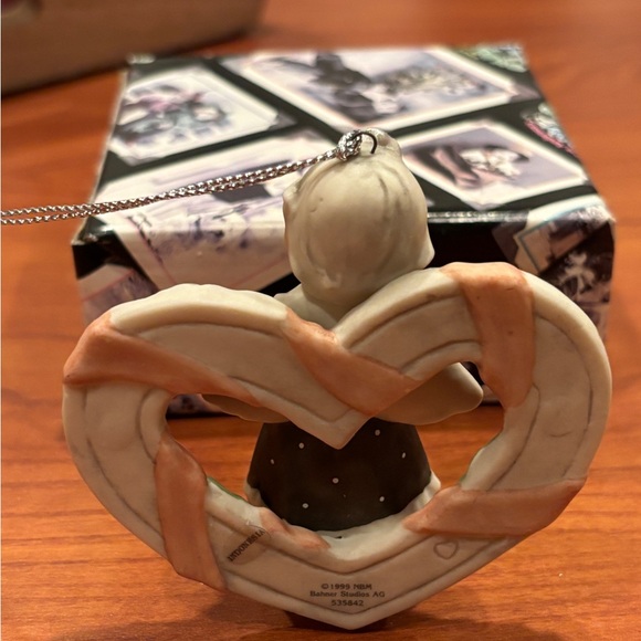 Pretty as a Picture Forever Watching Over You Holiday Christmas Ornament - Picture 5 of 6